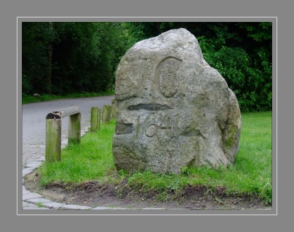 Gedenkstein am Wasserturm im Flensburger Volkspark