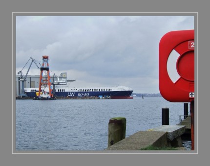 Es ist das elfte Schiff, das die FSG für die türkische Reederei U.N Ro-Ro gebaut hat. Insgesamt orderte das Unternehmen in Flensburg 14 Fähren. Das Schiff ist 193 Meter lang, hat eine Besatzung von 23 Mann und bietet auf mehreren Decks 3735 Meter Fahrzeugspuren. Die Geschwindigkeit beträgt 21 Knoten.