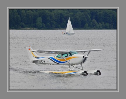 D-ECFP Cessna 172 P mit Amphibischen Schwimmer 