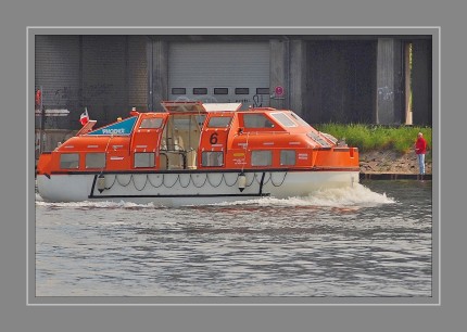 Ein Beiboot ist ein Boot, das von einem größeren Wasserfahrzeug mitgeführt wird. Beiboote dienen in erster Linie dem Übersetzen der Schiffsbesatzung, von Passagieren oder Lotsen, dem Transport von Gütern, dem Aufholen des Ankers oder der Rettung Anderer aus Seenot. Sie werden normalerweise an Deck mitgeführt, meist an Davits längs der Bordwand. Direkt auf Deck verzurrte Boote erfordern einen größeren Aufwand für das Zu-Wasser-Lassen. Unter Umständen werden Beiboote auch geschleppt. Die meisten Beiboote sind heutzutage motorisiert. 