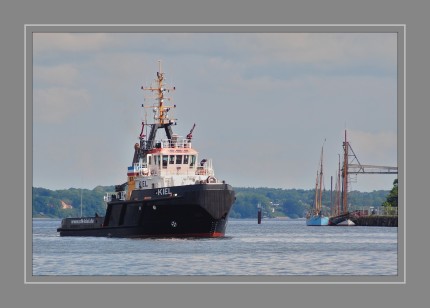 Hafen- und Seeschlepper mit Schottelantrieb Bauwerft: Lindenau GmbH Schiffswerft & Maschinenfabrik, Kiel 2008