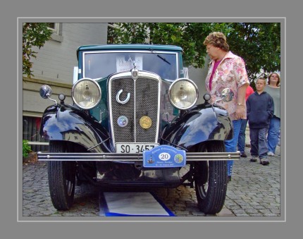 Der Morris Eight war ein Kleinwagen, dessen Konstruktion durch den Verkaufserfolg des Ford Y angeregt wurde. Der Erfolg dieses Autos brachte Morris zurück auf Platz 1 der britischen Autohersteller.