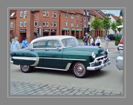 Der Chevrolet Bel Air war ein PKW der oberen Mittelklasse, der in den Modelljahren 1953 bis 1975 von Chevrolet in den USA zunächst als Luxusversion des Modells Two-Ten und damit Spitzenmodell gebaut wurde. Mit Einführung des Impala als eigenständige Modellreihe 1959 stellte er die mittlere Ausstattungsvariante dar. Ab 1973, nach dem Wegfall des Biscayne, war er Chevrolets günstigstes Angebot in seiner Klasse.