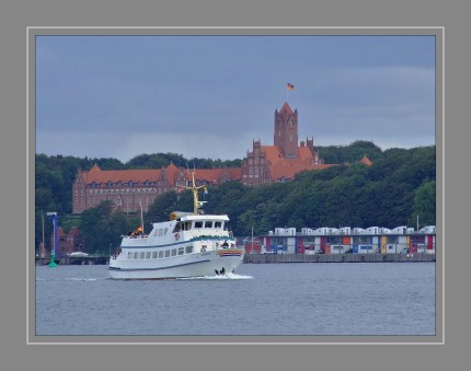 Im Oktober 2000 wurde die Adler III an die Reederei Kipp in Breege verchartert und zu Fahrten auf dem Schaproder Bodden u. a. zur Insel Hiddensee eingesetzt. Im April wurde sie an die Nordische Seetouristik GmbH verchartert, die das Schiff in Nordertor umbenannte und für Ausflugsfahrten zwischen Flensburg und Glücksburg einsetzte.