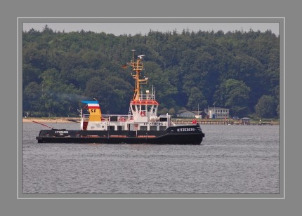 Name: Kitzeberg Schiffstyp: 	Hafen- und Seeschlepper u nd Fahrgastfähre Werft: 	HDW-Nobiskrug GmbH, Rendsburg, Bau-Nr. 750 Baujahr: 	1992 Eigner: 	Schlepp- und Fährgesellschaft Kiel Flagge: 	Deutschland Heimathafen: 	Kiel Schwesterschiffe: 	Schlepper Falckenstein 