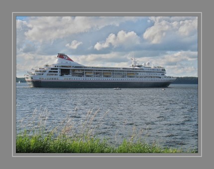 Nach einem Kurzaufenthalt in Flensburg ist das Schiff wieder auf der Rückreise.