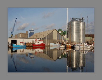 Aabenraa Havn bezeichnet den Hafen der dänischen Stadt Aabenraa (deutsch Apenrade), der am Ende des Aabenraa Fjord (dt. Apenrader Förde) liegt. Dank seiner Lage an dem an weiten Stellen tiefen Fjord stellte der Seehandel frühzeitig einen wichtigen Erwerbszweig für die Stadt dar. Mit einer Wassertiefe von bis zu 18 Metern ist er der einzige Tiefwasserhafen in der deutsch-dänischen Grenzregion Sønderjylland-Schleswig und darüber hinaus der tiefste unter den öffentlichen Verkehrshäfen im westlichen Teil der Ostsee.