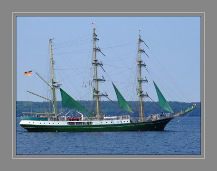 Das Segelschiff Alexander von Humboldt – auch kurz „Alex“ genannt – ist eine stählerne deutsche Bark, die 1906 als Feuerschiff unter dem Namen Reserve Sonderburg gebaut wurde. 1986 wurde sie als Feuerschiff außer Dienst gestellt, zum Segelschiff umgebaut und war ab 1988 bis Oktober 2011 als Jugend- und Ausbildungsschiff im Einsatz. Als Werbeschiff für „Beck’s Bier“ erlangte sie internationale Aufmerksamkeit. Heute findet die Alexander von Humboldt Verwendung als Hotel- und Gastronomieschiff in Bremen. Ihr Nachfolgeschiff ab 2011 wurde die Alexander von Humboldt II.