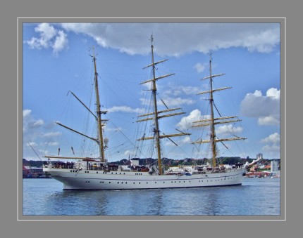 Die Gorch Fock, in der Literatur bisweilen als Gorch Fock II bezeichnet, ist ein als Bark getakeltes Segelschulschiff der Deutschen Marine. Sie ist nach dem Schriftsteller Gorch Fock benannt, der in der Skagerrakschlacht auf der Wiesbaden fiel. Das Schiff unterstand nach der Indienststellung zunächst dem Kommando der Schulschiffe. Nach dessen Auflösung wurde es 1966 der Marineschule Mürwik in Flensburg-Mürwik unterstellt. Der Heimathafen ist Kiel, ihr Liegeplatz ist an der Tirpitzmole am nördlichen Ende der Kiellinie, nachdem sie zuvor ihren Stammplatz zentral an der Kieler Blücherbrücke hatte.