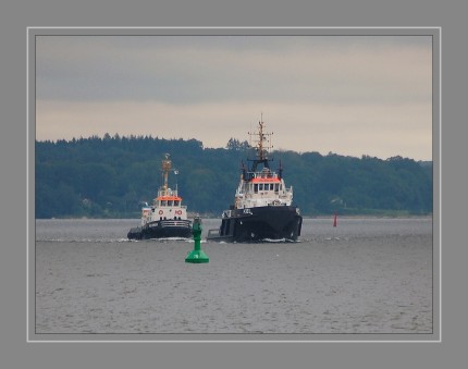 DSC_0328    Schlepper  KIEL  und HOLTENAU