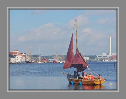 Gegen den Wind zu kreuzen bringt einen manchmal schneller zum Ziel als mit dem Wind zu segeln.