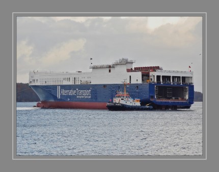 . Die 210 m lange "Meleq" von der Flensburger Schiffbau-Gesellschaft (FSG) hat eine Tragfähigkeit von 32.600 t und kann 280 Sattelauflieger transportieren. Die Flotte von Alternative Transport umfasst damit künftig sechs RoRo-Schiffe, darunter vier eigene und zwei gecharterte. Im Februar 2018 soll ein mit der "Meleq" baugleiches Schiff ebenfalls bei der FSG vom Stapel laufen